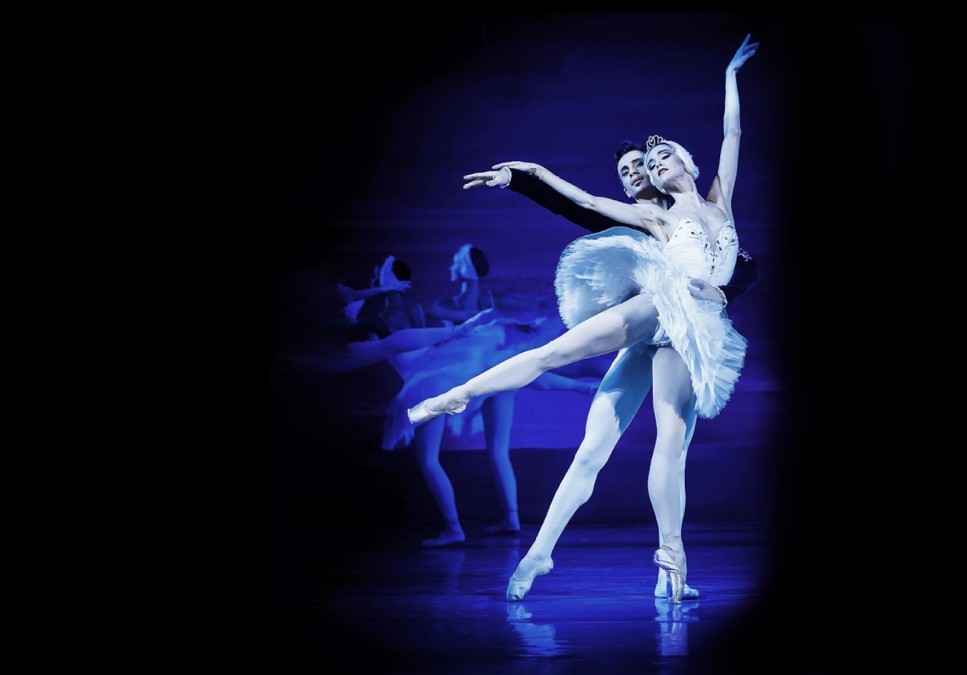 Kyiv Grand Ballet: Joutsenlampi