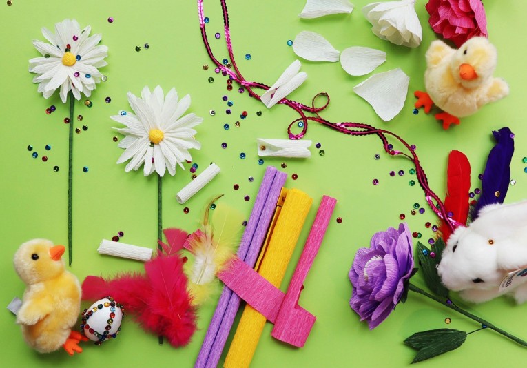 Pääsiäisteemainen työpaja: pääsiäismunat ja pääsiäiskortit